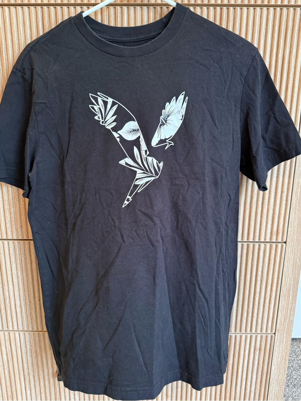 Men's American Eagle Black Graphic Crew Neck T‑Shirt